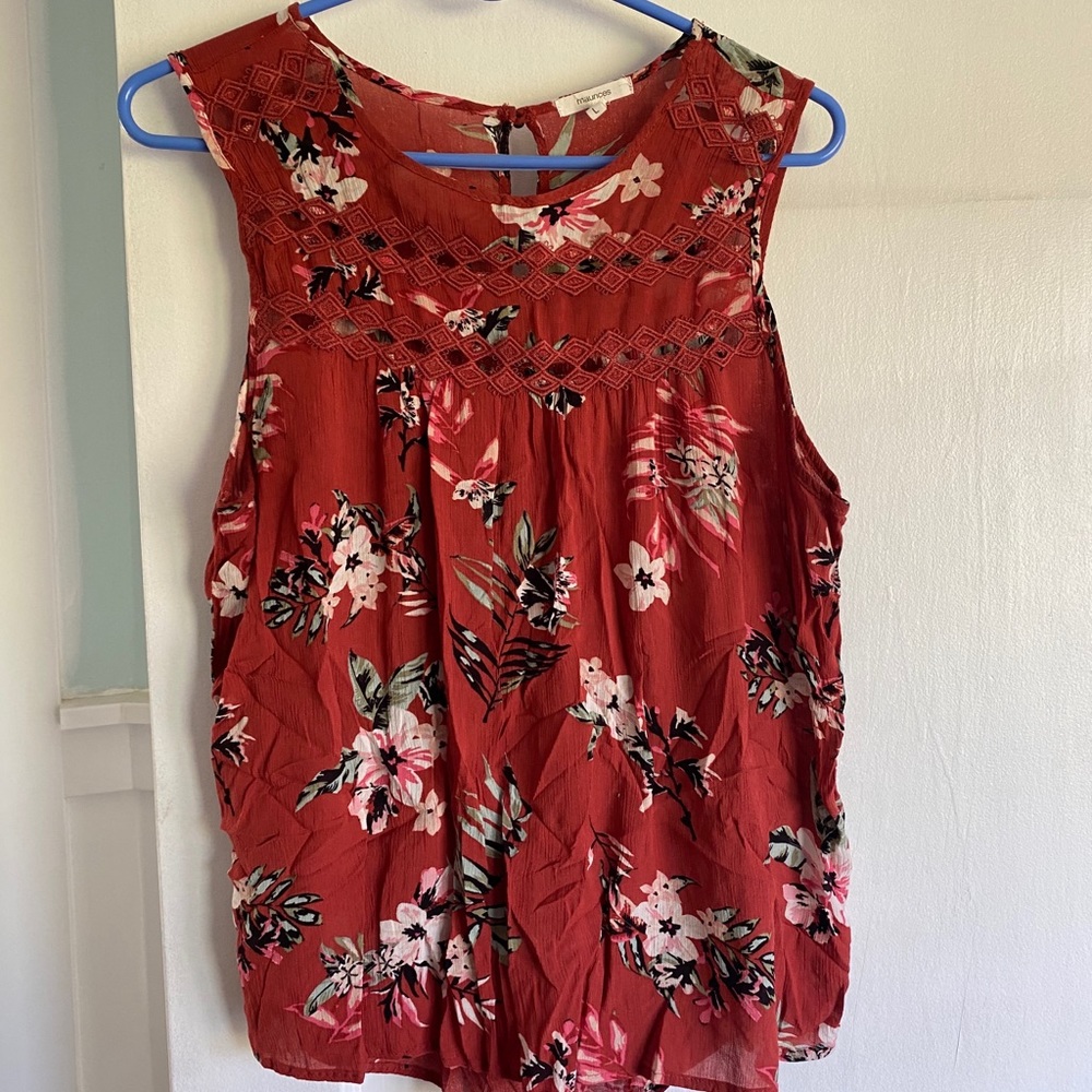 Sleeveless blouse